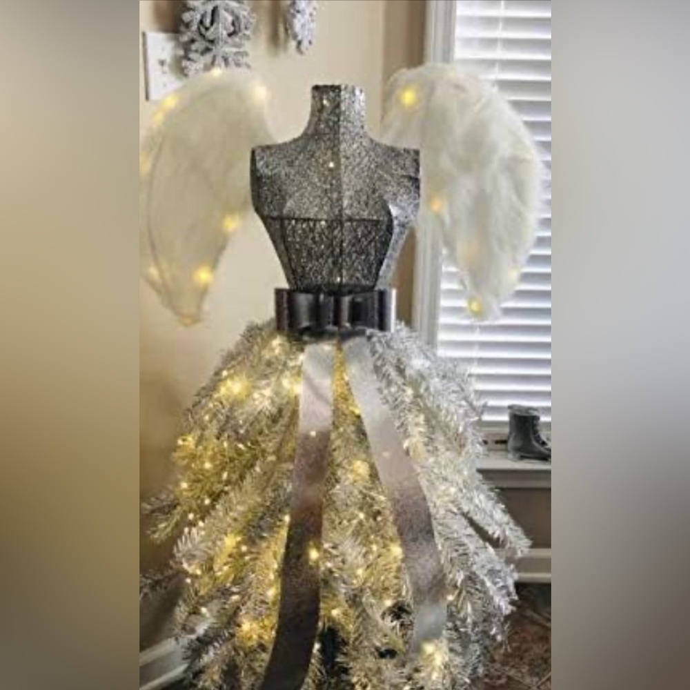 Absolutely beautiful Vixen Angel Tree